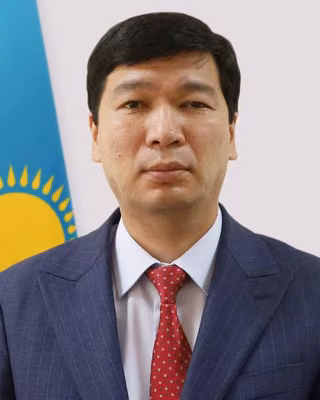 Али Рустам